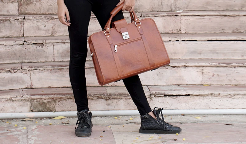 10 món quà tốt nghiệp cho nam không thể bỏ qua cặp da