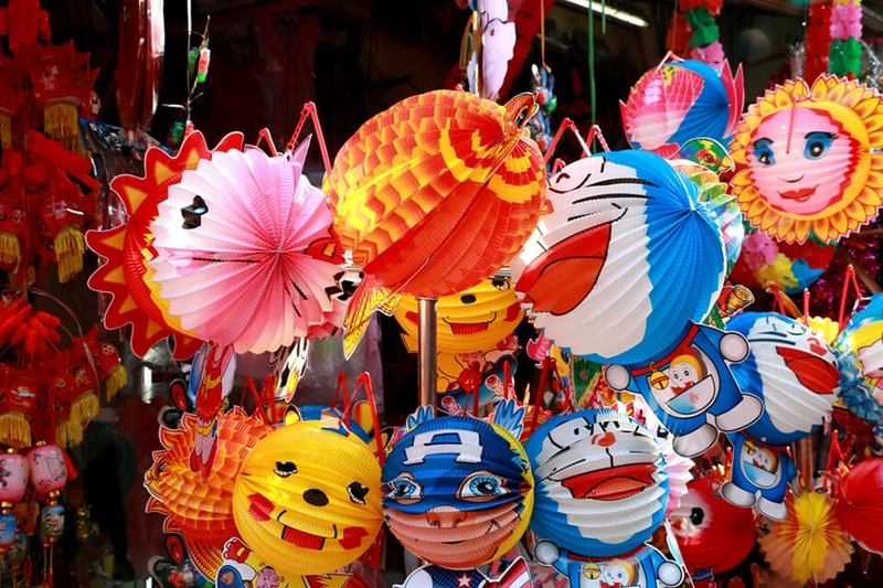 10 cách làm lồng đèn trung thu bằng giấy đơn giản siêu đẹp 2023