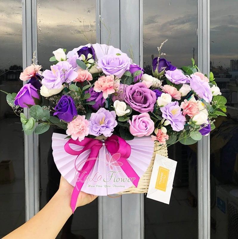 Ảnh giỏ hoa tặng chúc mừng ngày 20/10