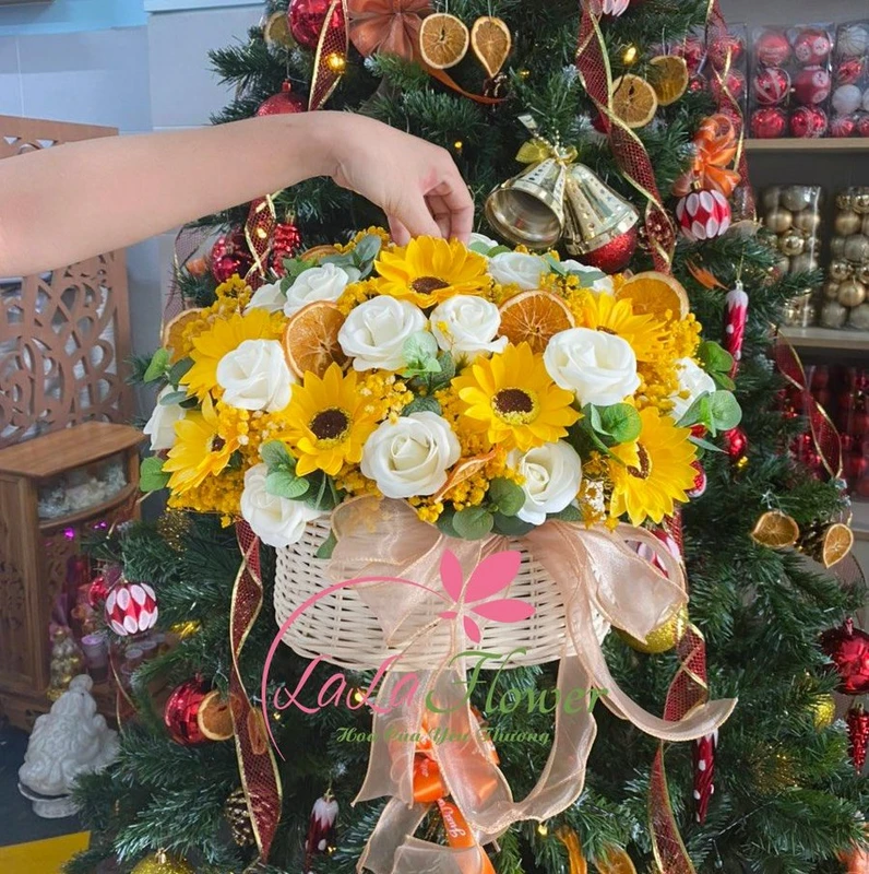 Ảnh giỏ hoa tặng chúc mừng ngày 20/10