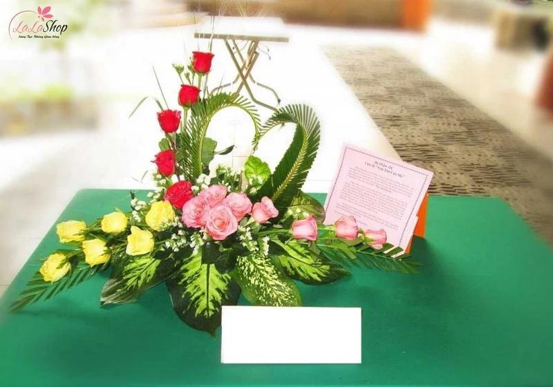 Bài thuyết trình cắm hoa 20/10 chủ đề: Bàn tay mẹ