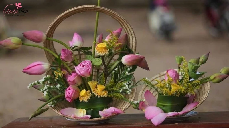 Bài thuyết trình cắm hoa 20/10 chủ đề: Tự hào quê hương