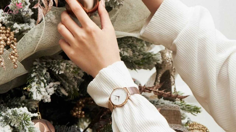 Bạn có thể cân nhắc giữa đồng hồ thường và đồng hồ thông minh