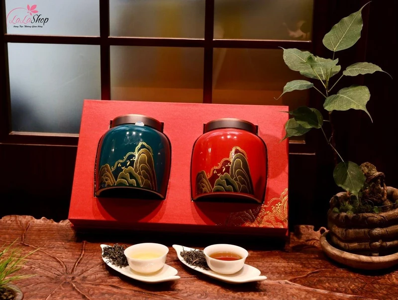 Bạn có thể chọn các loại trà truyền thống hoặc trà thảo mộc làm quà biếu bố mẹ hai bên