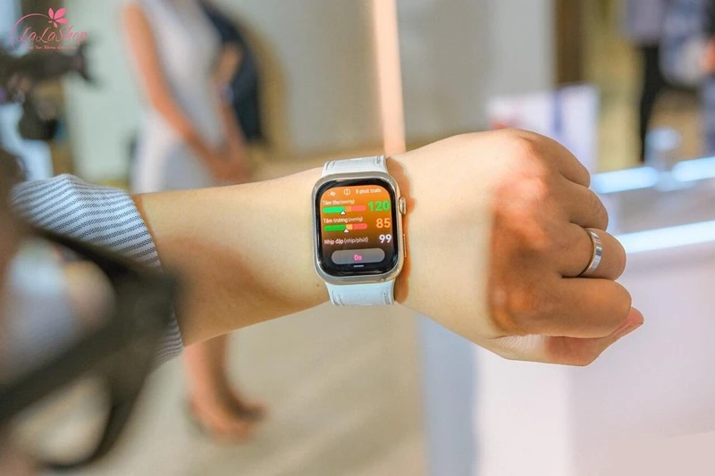 Bạn có thể chọn đồng hồ thông minh giúp mẹ kiểm tra và theo dõi tình trạng sức khỏe
