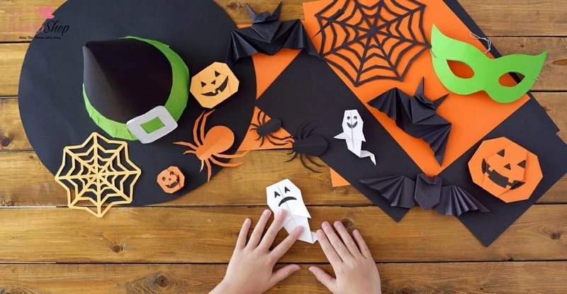 Bạn có thể dùng giấy màu để làm các món đồ trang trí Halloween