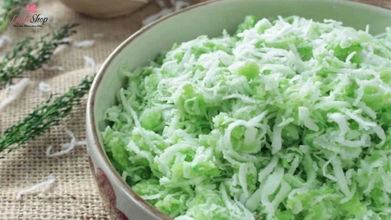 Bánh cốm dẹp Campuchia có vị thơm của lúa non cùng vị béo bùi của dừa bào