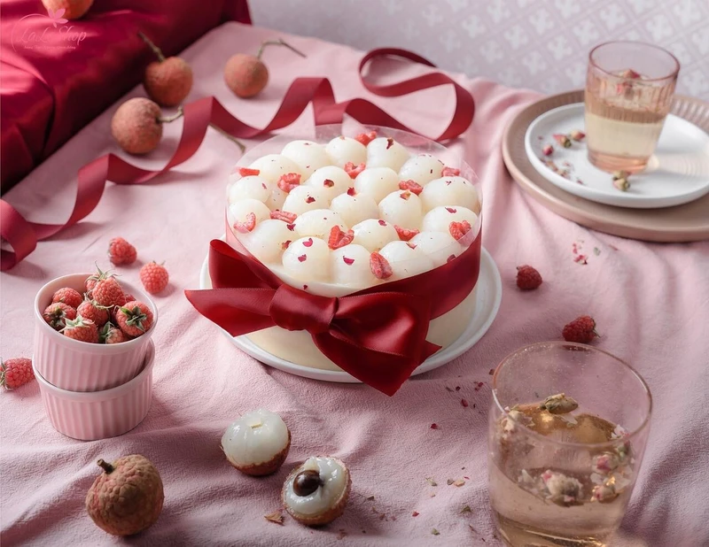 Bánh kẹo là món quà thích hợp với các dịp trong năm