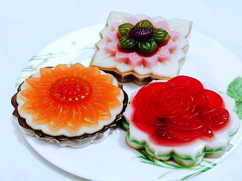 Bánh trung thu rau câu tươi mát, giòn ngon nhờ lớp thạch bên ngoài