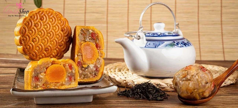 Bánh trung thu nhân thập cẩm là loại bánh truyền thống
