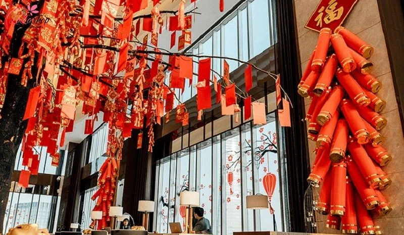 Bao lì xì đỏ là biểu tượng của sự may mắn và thịnh vượng