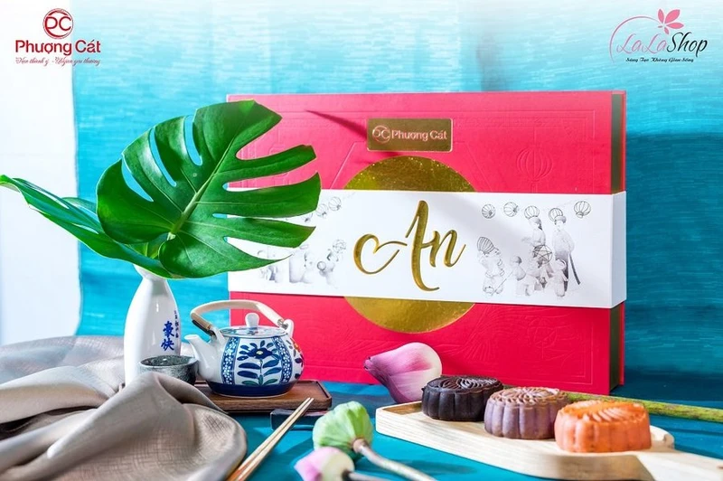 Bên cạnh hương vị thơm ngon của chiếc bánh trung thu thì không thể thiếu lời chúc dành cho người thân thật ấm áp