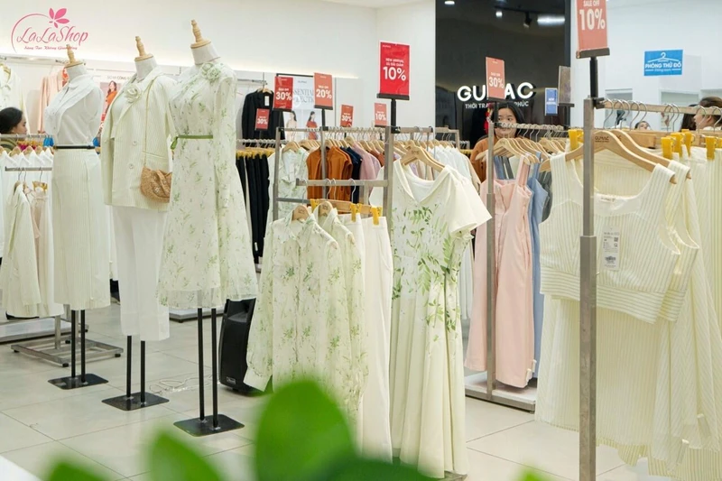 Bộ cánh thời trang giúp vợ thêm phần tự tin khi giao tiếp xã hội