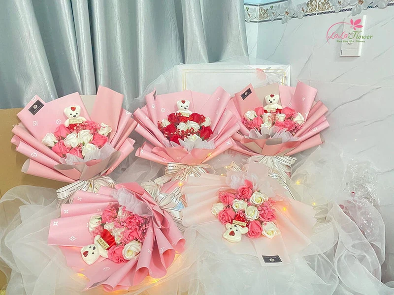 Dịch vụ đặt mua hoa Valentine online ship nhanh chóng tiện lợi ở TpHCM