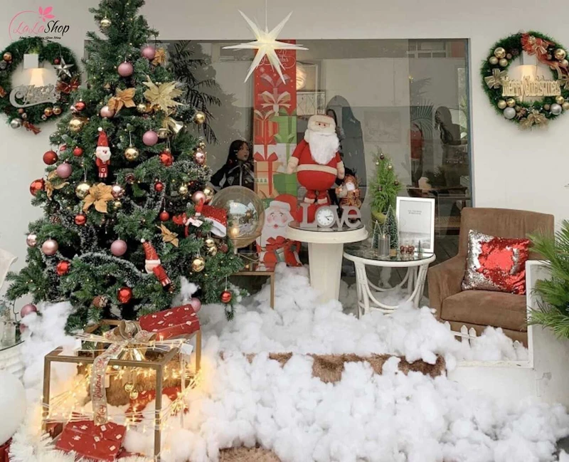 Bông gòn dễ tìm và thường dùng để làm tuyết giả