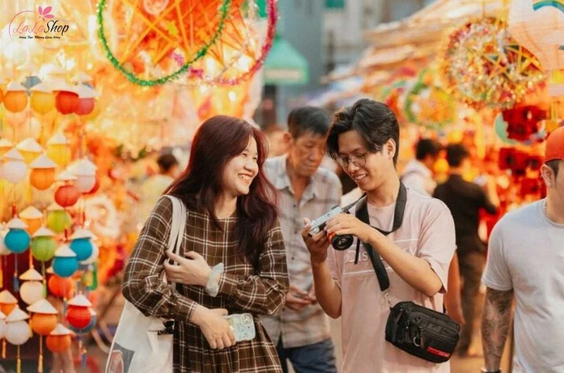 Buổi đi chơi Trung thu là cơ hội tận hưởng không khí và tạo ra những kỉ niệm đáng nhớ
