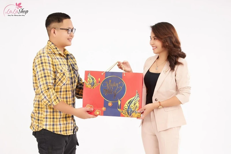 Cần chọn quà hợp với sở thích của sếp để thêm phần ý nghĩa