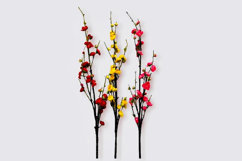 Cành đào và cành mai giả được trang trí sân vườn ngoài trời ngày Tết siêu đẹp