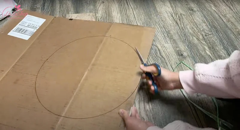 Cắt hình tròn từ bìa carton