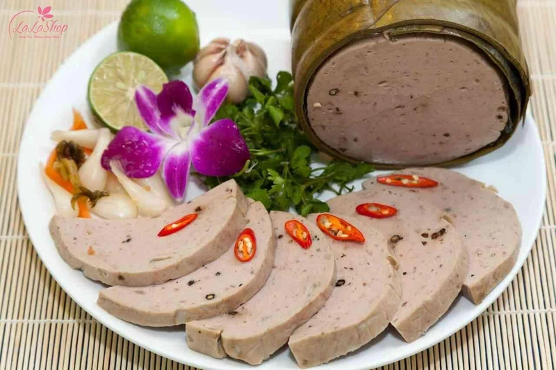 Chả bò đặc biệt là chả bò Đà Nẵng sẽ mang đến cảm giác độc đáo cho người ăn