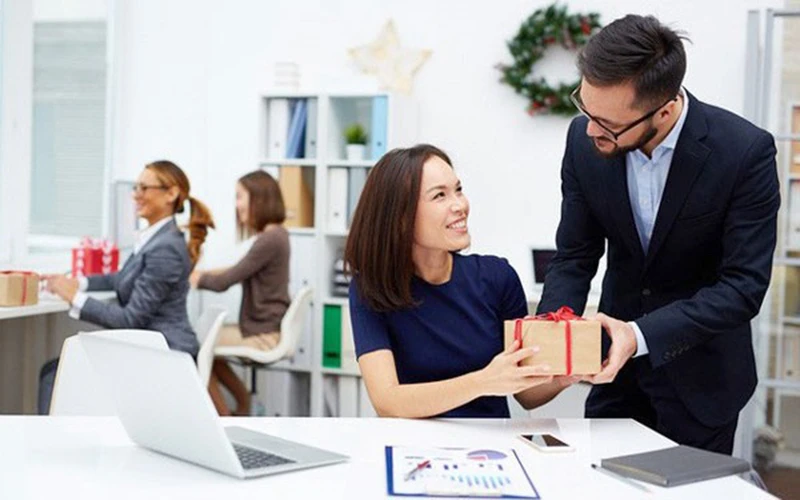 Chọn quà trung thu cho sếp cần phải chú trọng đến hình thức bên ngoài đến chất lượng bên trong