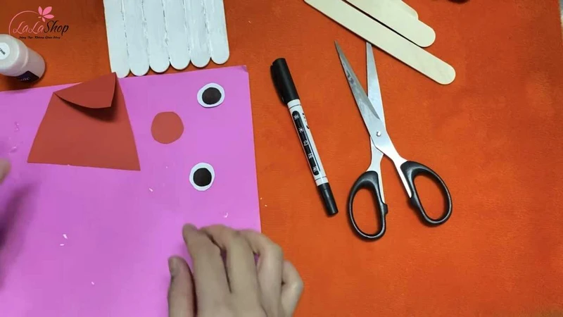 Chuẩn bị các phụ kiện trang trí khác