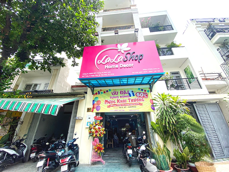 Cửa hàng bán phụ kiện trang trí sinh nhật  -  Lala Shop