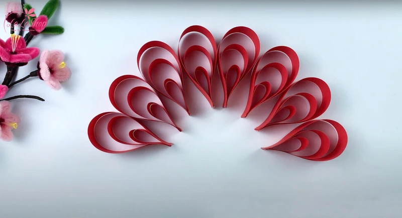 Dán các dải giấy với nhau