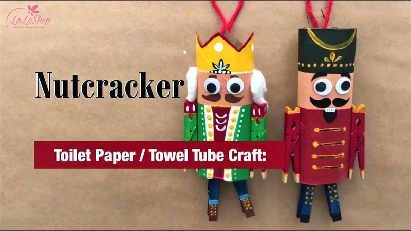 Dán tóc và mắt cho chú lính chì