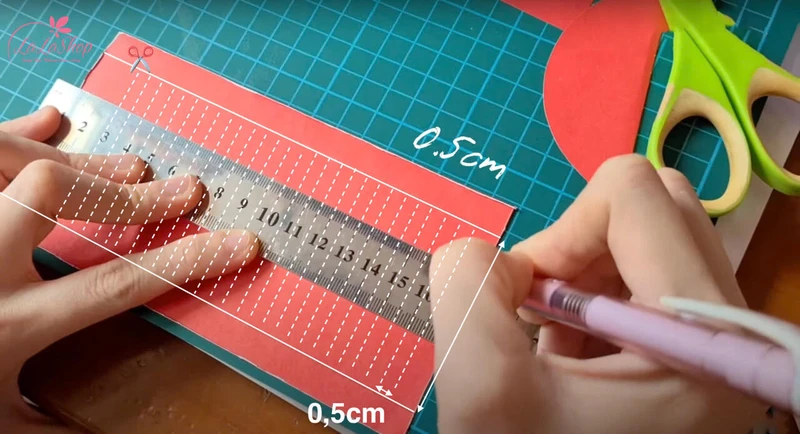 Đánh dấu vị trí rọc lồng đèn