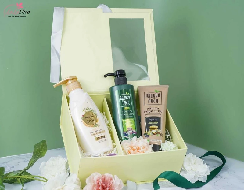 Dầu gội, sữa tắm giúp phái nữ chăm sóc tóc và làn da