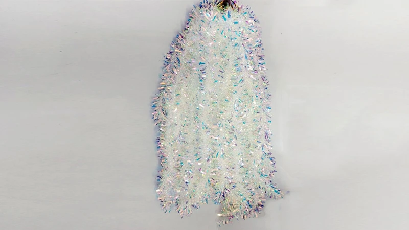 Dây chồn kim tuyến dễ dàng trang trí cho cổng noel mang đến sự lung linh, tươi mới