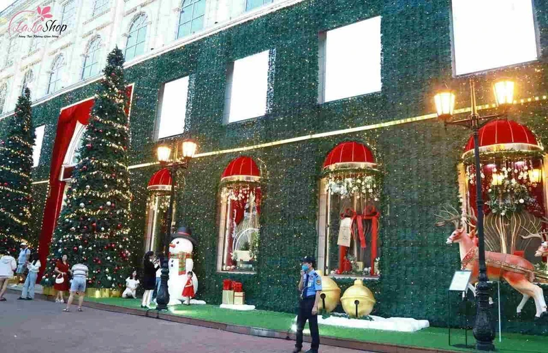 Diamond Plaza là một trong những địa điểm check-in nổi tiếng nhất