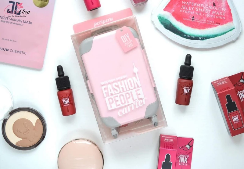 Đồ trang điểm giúp nữ giới thêm phần xinh đẹp và tự tin