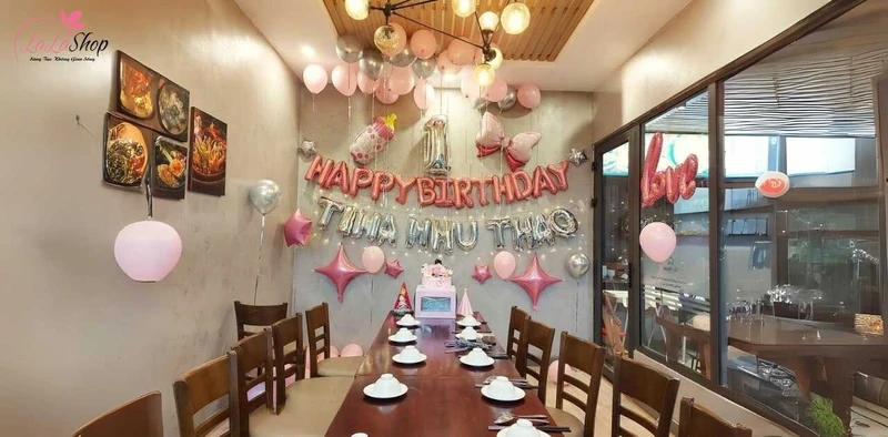 Đơn giản nhưng rất lung linh và độc đáo với cách trang trí sinh nhật cho bé với bong bóng chữ