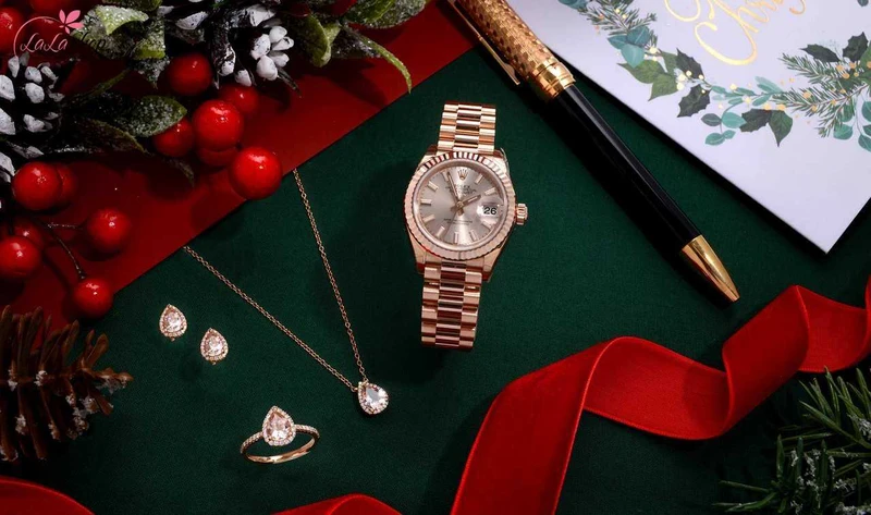 Gợi ý 15 món quà noel tặng người yêu ý nghĩa và lãng mạn nhất 2025