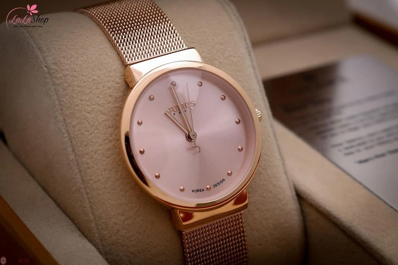 Đồng hồ đeo tay giúp quản lý thời gian và giúp làm nổi bật phong cách thời trang