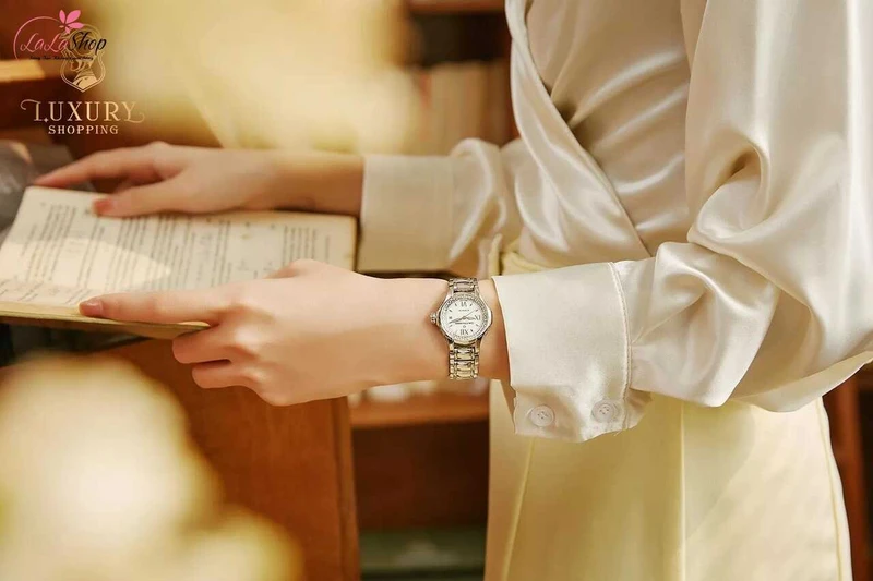 Đồng hồ là món quà thiết thực, giúp cô giáo quản lý thời gian hiệu quả