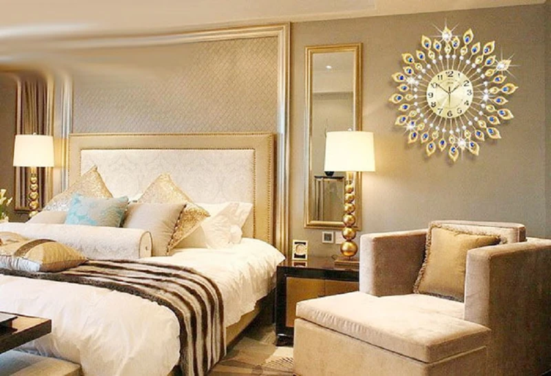 Decor trang trí phòng ngủ với đồng hồ nghệ thuật treo tường đang là xu hướng 2023