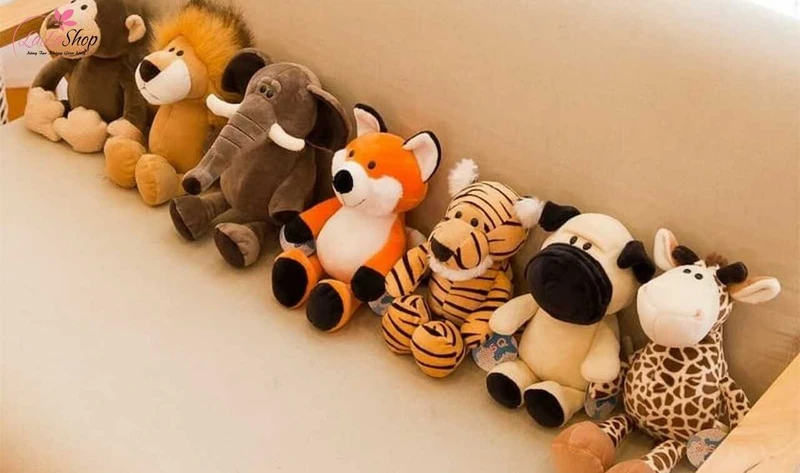 Gấu bông thể hiện sự quan tâm và giúp trang trí không gian sống