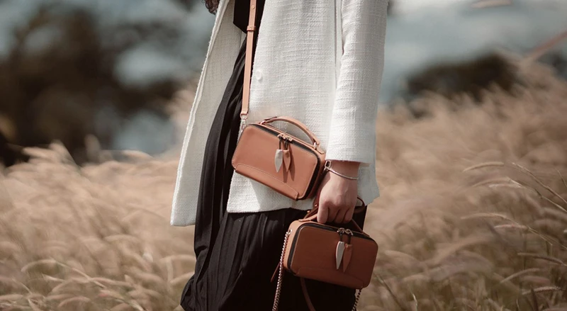 Gửi đến bạn thân túi xách làm quà tặng noel vừa sang trọng lại ý nghĩa