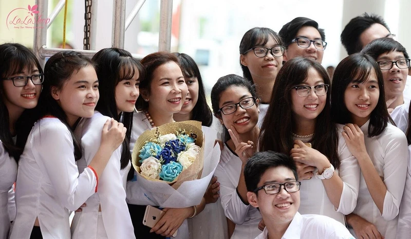 Hãy dành tặng những món quà thật ý nghĩa cho cô giáo trong ngày Quốc tế phụ nữ sắp tới