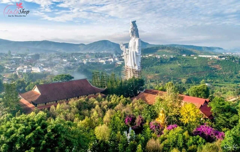 Tượng Quan Âm khổng lồ