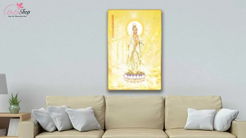 Tranh Quan Âm Bồ Tát sắc vàng