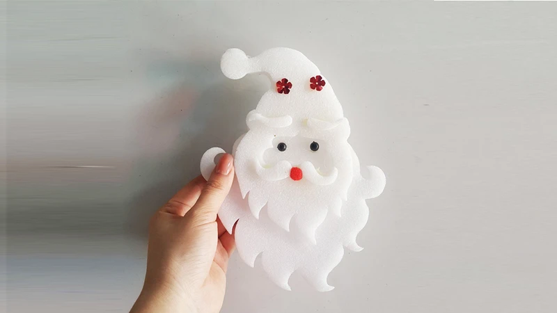 Hình dán ông già Noel với chất liệu tốt, siêu dính nên dán lên cửa kính rất đẹp