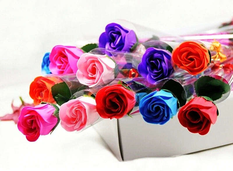 Hoa hồng sáp với nhiều màu sắc đẹp, hương thơm nhẹ nhàng quyến rũ