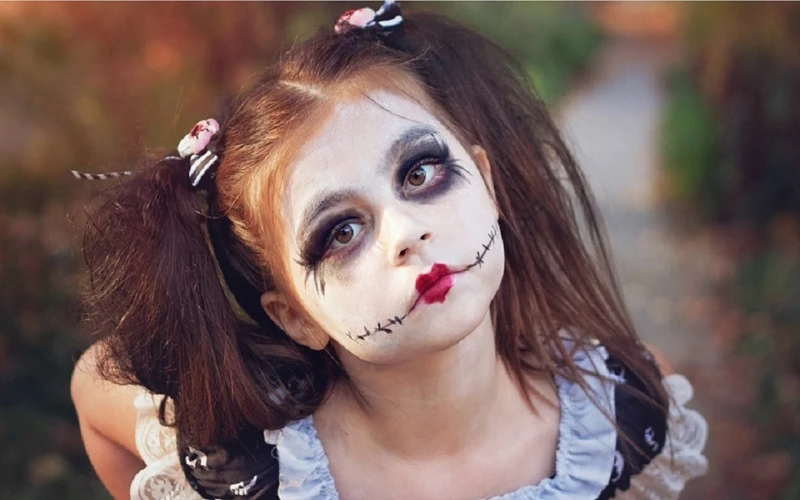 Hóa trang thành cô dâu ma