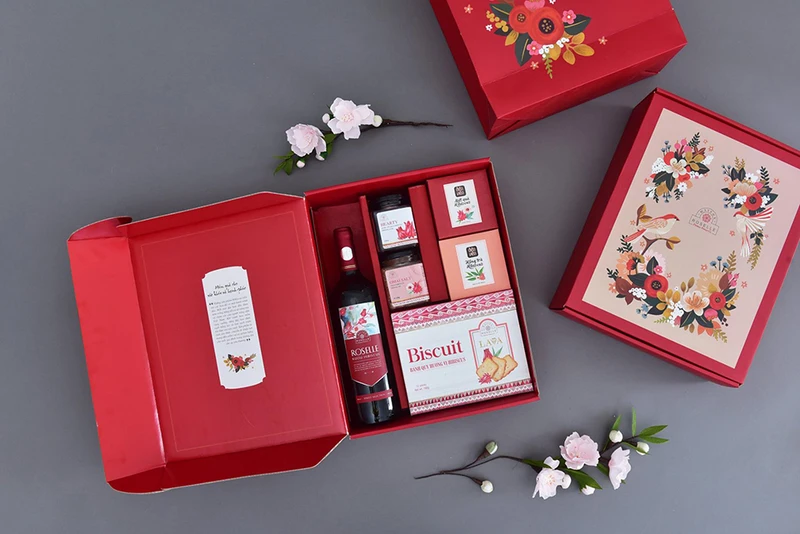 Hộp đựng quà Tết độc đáo và mới lạ hơn khi bạn đến với Shop Rượu Phương Trang