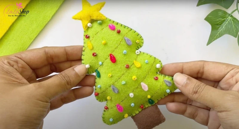 Khâu các chi tiết lại với nhau