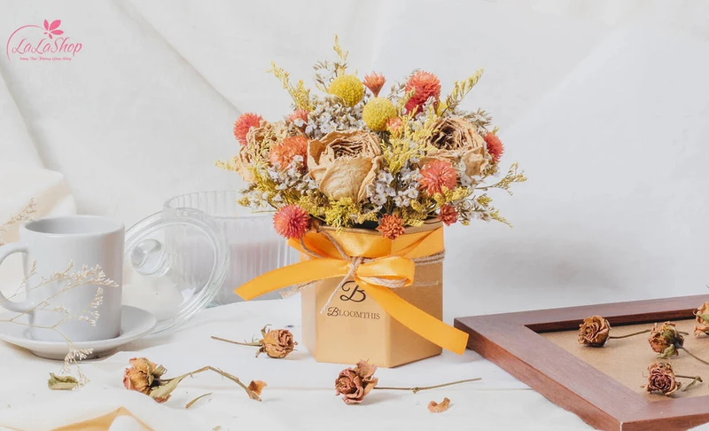 Không chỉ có nữ giới mới nhận hoa vào Valentine mà còn có cả đấng mày râu